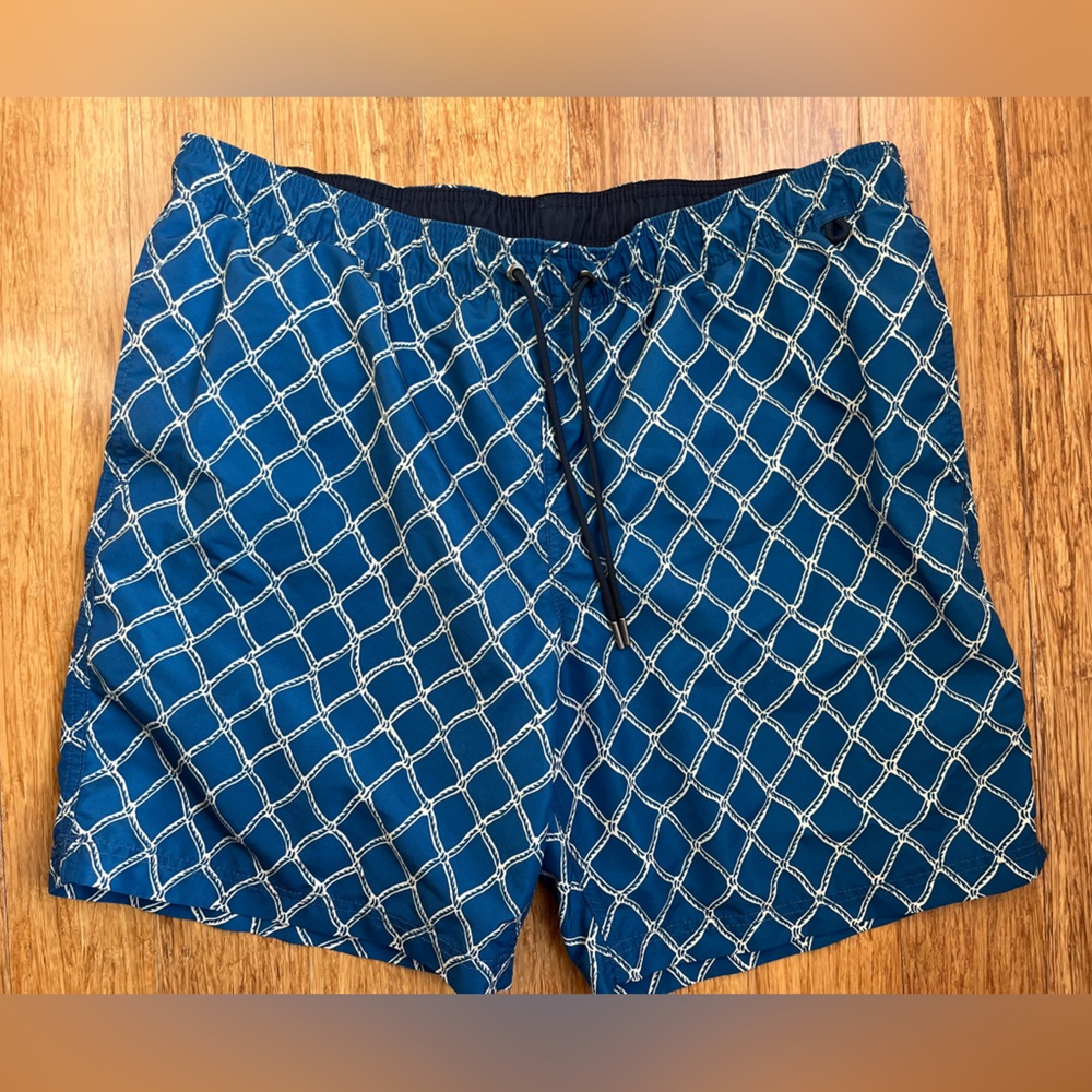 Mens Lands End  swim trunk size large. 1527